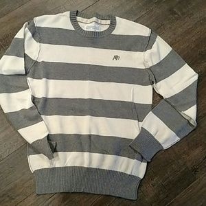 Lightweight sweater